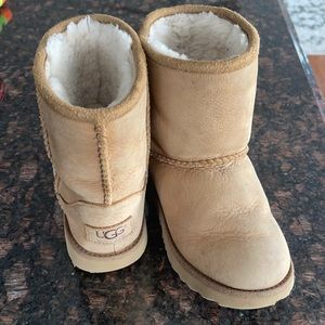 Little girl Ugg boots